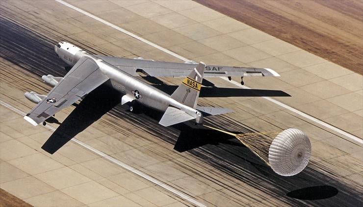 NASA - B-52 Stratofortress.jpg