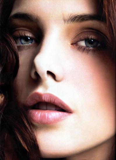 Ashley Greene - ag-glamouruk-lovepollution-01-560x772.jpg