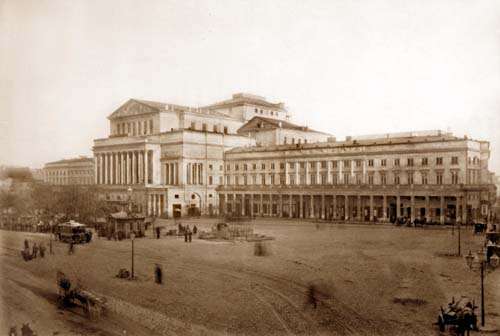 Warszawa  na starej fotografii - Teatr Wielki.jpg