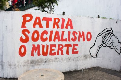 Socjalizm - Patria-socialismo-o-muerte.jpg