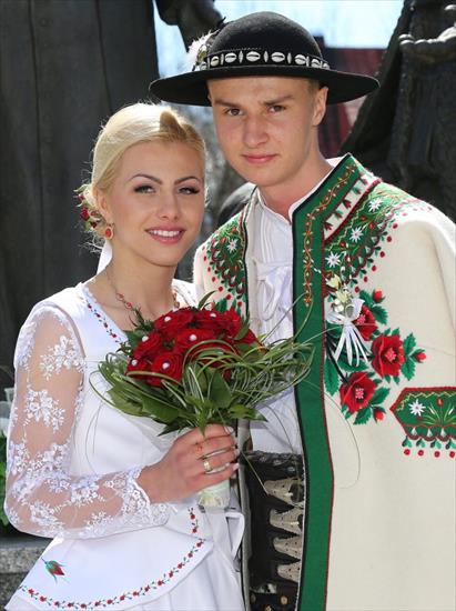 Sławne śluby - Klemens Murańka 21 l. ożenił się z Zakopianką Agnieszką Rzadkosz 19 l..jpg