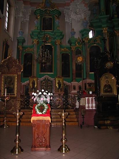 Święto Podwyższenia Krzyża 14 września - w monasterze w Wilnie Krzyż na to Święto wystawiony do adoracji.JPG