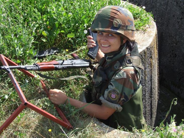 Żołnieki - woman soldier - 037.jpg