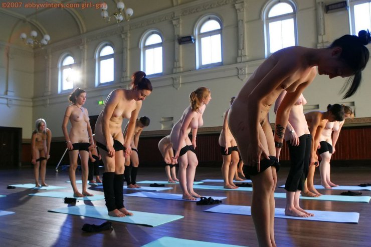6 Galeria - nude yoga class 2.jpg