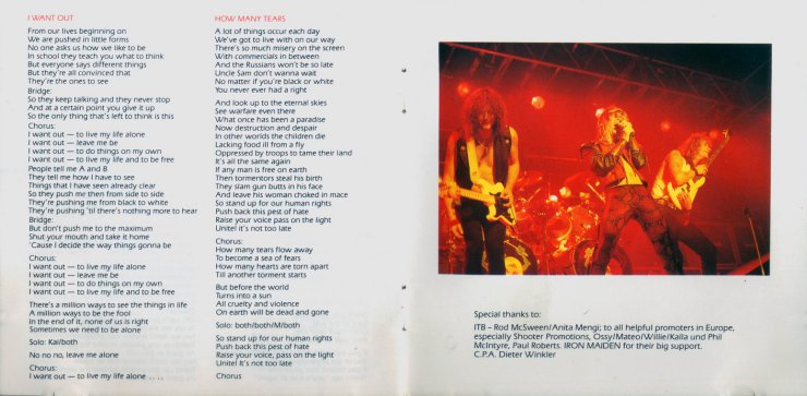 Covers - Helloween - Live In UK - Booklet 5-6.jpg